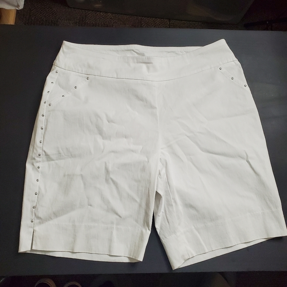 INC Pants Women's 12 Regular Mid Rise Pull On Bermuda White Shorts